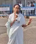 Mamata Banerjee Slams EC Over Voter List, Calls It 'Murder of Democracy'