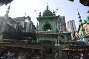 Mumbai Mosque's Generous Eid Rewards for Hafizs Spark Call for Better Cleric Support