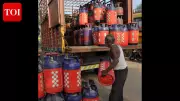 Patna Raid Seizes 138 LPG Cylinders in Crackdown on Black Marketing