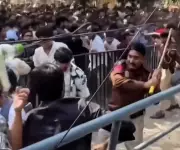 Police Lathi-Charge at DU's DDU College Fest in Delhi After Massive Crowd Surge