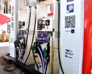 Prayagraj Sees Panic Fuel Buying Despite Government Assurances of Stable Supply