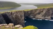 Sørvágsvatn's Floating Illusion: How Geology Creates a Gravity-Defying Lake