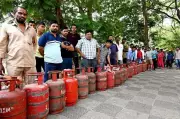 Thane District Conducts 121 Surprise Raids to Curb LPG Hoarding and Misuse