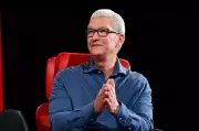 Tim Cook Denies Retirement Rumors, Defends Apple's AI Strategy Amid Executive Exodus