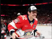 Tomas Nosek Returns from Injury for Panthers' Crucial Playoff Push Against Devils