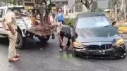 Tyre Burst Leads to Car Crash in Hyderabad, Two Girls Sustain Minor Injuries