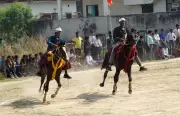 Varanasi Hosts Historic Horse Racing Event, Drawing Thousands of Spectators