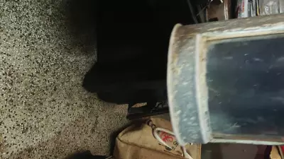 Century-Old Lamp Continues to Shine in Modern Times