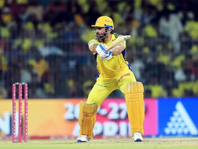 CSK Coach Fleming Confirms Dhoni's Active Role Despite Injury Ahead of PBKS Match