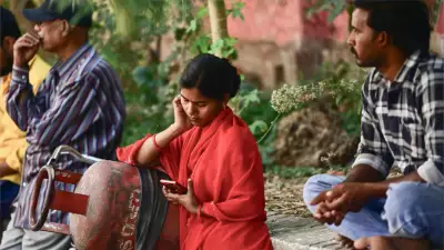 Government Denies Mass Migrant Return Amid LPG Crisis Rumors, Cites Stable Supply