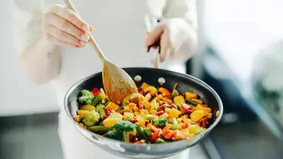 Green and Red Food Combos That Boost Nutrient Absorption Instantly