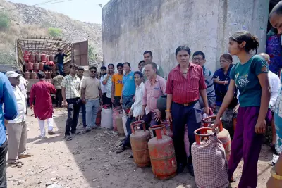 Gurgaon LPG Crisis: Helpline Flooded with 1,000 Calls as Migrant Workers Struggle