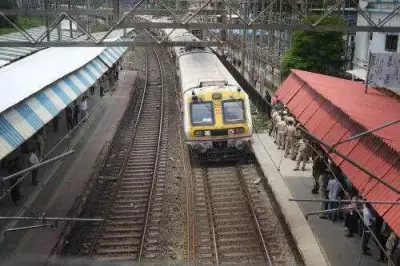 Home Guard Assaults Train Manager on Mumbai Local, Union Demands FIR