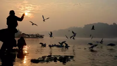 Maharashtra's Jal Yatra Concludes on Banks of Narmada River