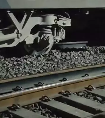 Mumbai-Solapur Vande Bharat Express Derails in Pune