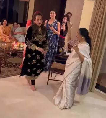 Mumtaz Shares Throwback Video Dancing to Asha Bhosle's Song in Tribute