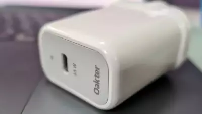 Oakter's 65W GaN Charger Review: A Compact, Affordable Solution for Multi-Device Users