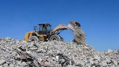 Palestinians Use Gaza Rubble to Restore Streets Amid US Rebuilding Stalemate