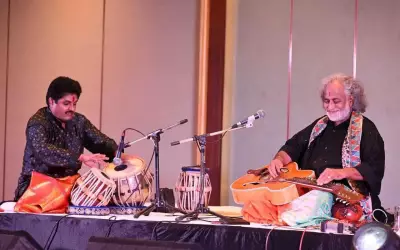 Pandit Vishwa Mohan Bhatt Enchants at Awadh Region Conference in Lucknow