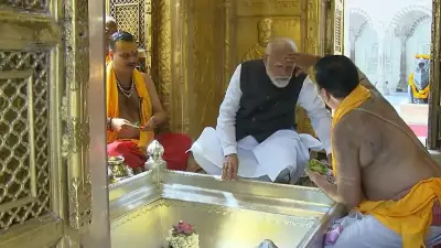 PM Modi Offers Prayers at Kashi Vishwanath Temple, Attends Mahila Sammelan