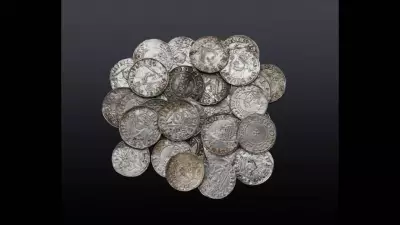 Rare 'Una and the Lion' Gold Coin Found in Bangor Home Sells for £110,000 at Auction