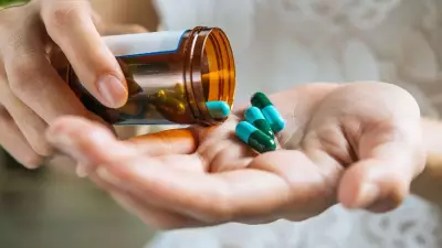 Self-Medication Dangers: Risks of Supplements and Painkillers Without Prescription