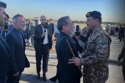 Video Reveals Who Holds Real Power in Pakistan During Army Chief's Iran Visit