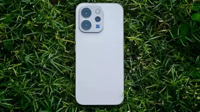 Vivo V70 Elite Review: A Balanced Performer with Snapdragon 8s Gen 3 & ZEISS Cameras