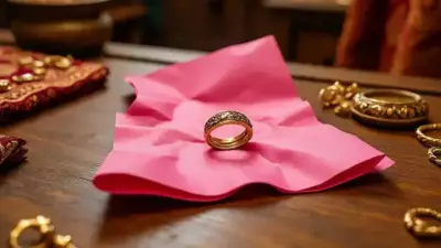 Why Indian Jewellers Wrap Gold in Pink Paper: Science and Tradition