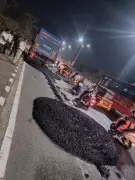 15-Vehicle Pile-Up on Sion-Panvel Highway Due to Dumper's Oil Sludge Spillage