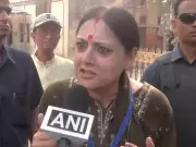 BJP Leader Agnimitra Paul's Car Vandalised in Stone-Pelting Incident in Asansol