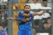 Hardik Pandya and Ruturaj Gaikwad Face Leadership Pressure Ahead of MI vs CSK Clash
