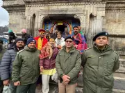 Kailash Kher Visits Kedarnath Temple, Offers Prayers for Peace and Prosperity
