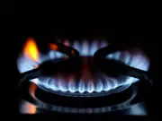 Karachi Residents Store Gas in Balloons for Cooking Amid Fuel Shortage