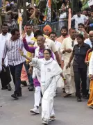 Mamata Banerjee Accuses Central Forces of Selective Vehicle Checks at Kolkata Airport