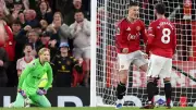 Manchester United beat Brentford 2-1, close in on Champions League spot