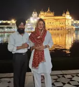 Priyanka Gandhi Visits Golden Temple in Amritsar, Seeks Blessings