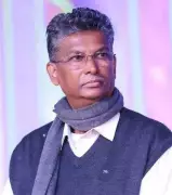 Satish Jarkiholi Clarifies Meeting with DK Shivakumar, Criticizes Modi on Women's Bill