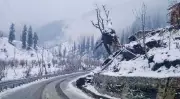 Snow and Rain Lower Temperatures in Kashmir, Key Roads Shut