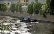 Surat Deploys Floating Excavators to Clean Creeks Ahead of Monsoon