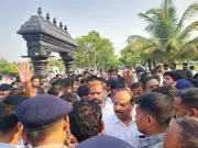 Tension at Panchamasali Peetha as Trust Presents Accounts Amid Protests
