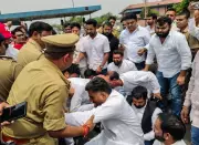 UP Police Stops SP Delegation Heading to Noida to Meet Workers Over Wage Issues