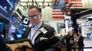 US Stocks Slump as Iran Deadline Sparks Market Jitters, Tech Drags, Oil Spikes