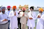 Uttarakhand Governor Visits Golden Temple in Amritsar, Offers Prayers