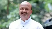 Veteran Lyricist Sameer Anjaan Slams Modern Bollywood Music as 'Jarring Noise'