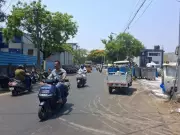 Waste Segregation Unit on Chennai Road Causes Traffic Woes