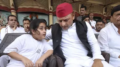 Akhilesh Yadav's Touching Moment with Niece at Prateek Yadav's Funeral