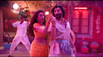 Akshay Kumar Stars in Bhojpuri Song 'Ghis Ghis Ghis' with Akshara Singh