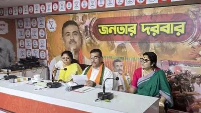Bengal Halts Imams, Purohits Honorarium; Warns Against Vandalism