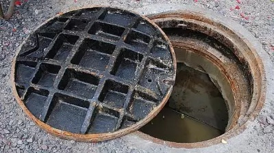 Bengaluru Water Board Chief Orders Desilting of Manholes for Monsoon Prep